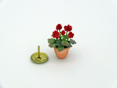 Handmade 24th Scale Red Geranium - Click Image to Close